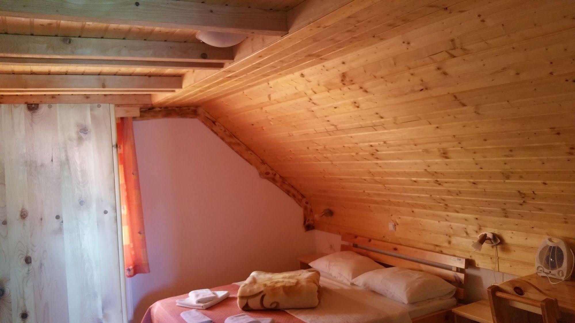 Guest House Plitvice Waterfall Plitvicka Jezera Luaran gambar